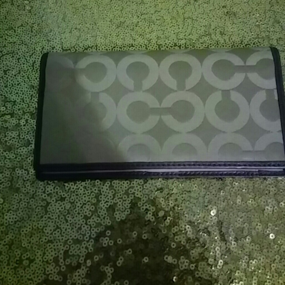 Coach checkbook